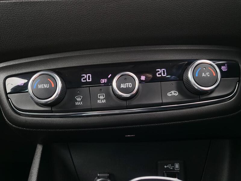 Vauxhall Crossland Turbo Ultimate - U1021