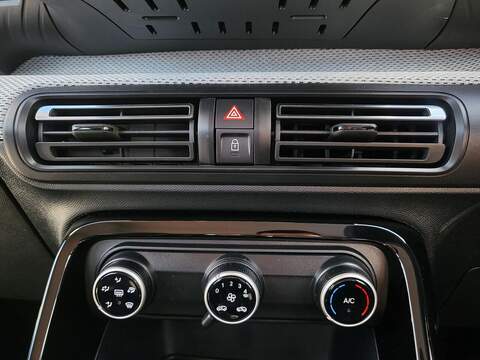 Citroen C3 1.2 Turbo PLUS Hatchback 5dr Petrol Manual Euro 6 (s/s) (100 ps) - U1035