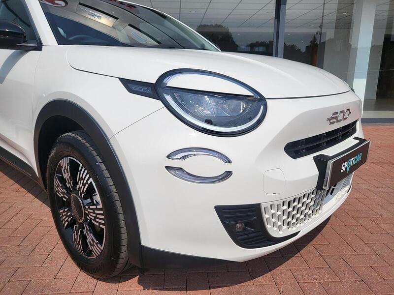 Fiat 600 1.2 MHEV SUV 5dr Petrol Hybrid e-DCT Euro 6 (s/s) (100 ps) 1.2 5dr SUV Automatic Petrol Hybrid - U1049