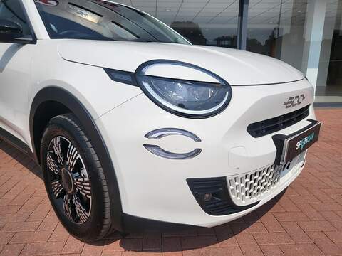 Fiat 600 1.2 MHEV SUV 5dr Petrol Hybrid e-DCT Euro 6 (s/s) (100 ps) 1.2 5dr SUV Automatic Petrol Hybrid - U1049