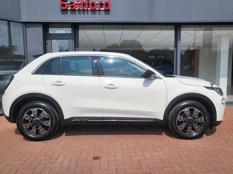 Fiat 600 1.2 MHEV SUV 5dr Petrol Hybrid e-DCT Euro 6 (s/s) (100 ps) 1.2 5dr SUV Automatic Petrol Hybrid - U1049