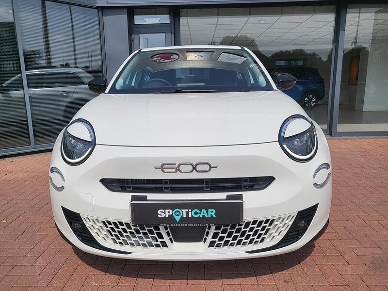 Fiat 600 1.2 MHEV SUV 5dr Petrol Hybrid e-DCT Euro 6 (s/s) (100 ps) 1.2 5dr SUV Automatic Petrol Hybrid - U1049