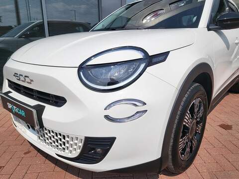 Fiat 600 1.2 MHEV SUV 5dr Petrol Hybrid e-DCT Euro 6 (s/s) (100 ps) 1.2 5dr SUV Automatic Petrol Hybrid - U1049