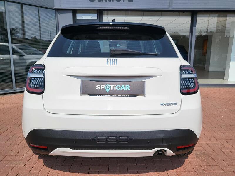 Fiat 600 1.2 MHEV SUV 5dr Petrol Hybrid e-DCT Euro 6 (s/s) (100 ps) 1.2 5dr SUV Automatic Petrol Hybrid - U1049
