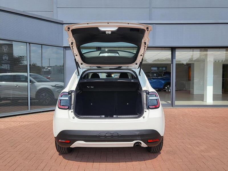 Fiat 600 1.2 MHEV SUV 5dr Petrol Hybrid e-DCT Euro 6 (s/s) (100 ps) 1.2 5dr SUV Automatic Petrol Hybrid - U1049