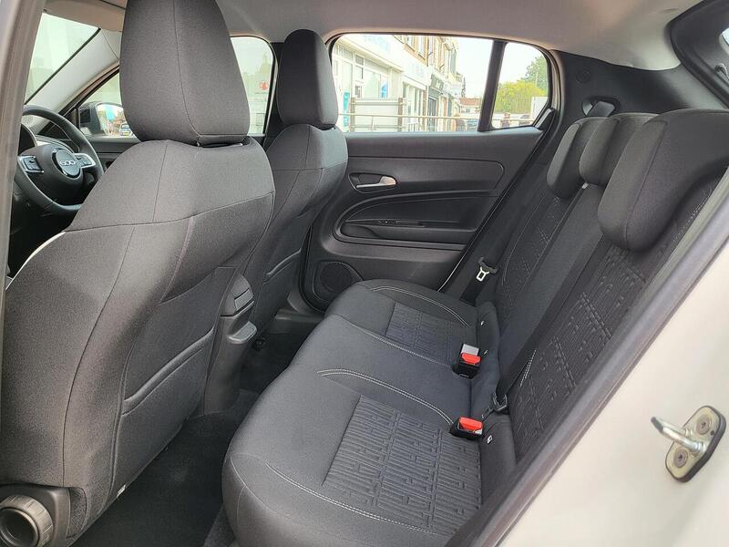 Fiat 600 1.2 MHEV SUV 5dr Petrol Hybrid e-DCT Euro 6 (s/s) (100 ps) 1.2 5dr SUV Automatic Petrol Hybrid - U1049