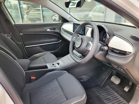 Fiat 600 1.2 MHEV SUV 5dr Petrol Hybrid e-DCT Euro 6 (s/s) (100 ps) 1.2 5dr SUV Automatic Petrol Hybrid - U1049