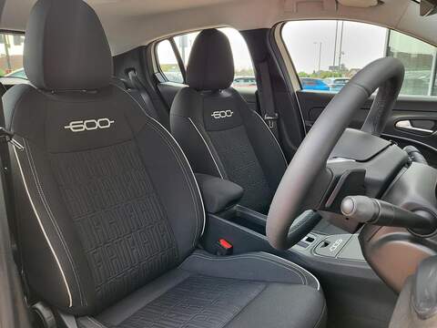 Fiat 600 1.2 MHEV SUV 5dr Petrol Hybrid e-DCT Euro 6 (s/s) (100 ps) 1.2 5dr SUV Automatic Petrol Hybrid - U1049