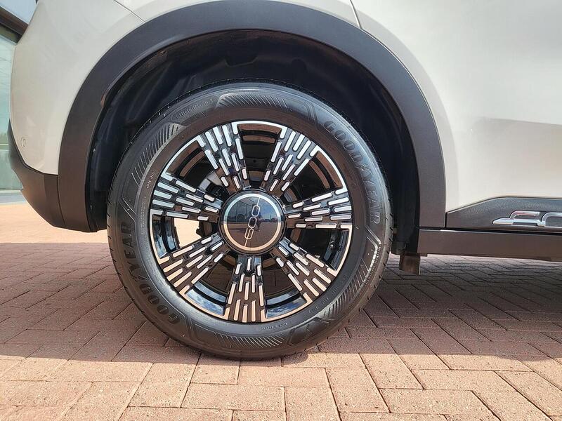 Fiat 600 1.2 MHEV SUV 5dr Petrol Hybrid e-DCT Euro 6 (s/s) (100 ps) 1.2 5dr SUV Automatic Petrol Hybrid - U1049