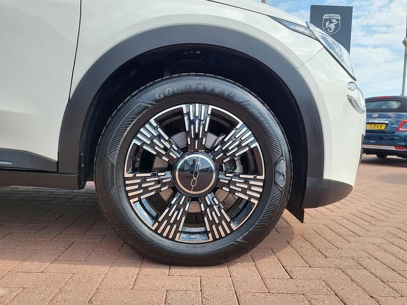 Fiat 600 1.2 MHEV SUV 5dr Petrol Hybrid e-DCT Euro 6 (s/s) (100 ps) 1.2 5dr SUV Automatic Petrol Hybrid - U1049