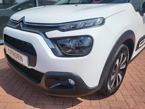 1.2 PureTech PLUS Hatchback 5dr Petrol Manual Euro 6 (s/s) (83 ps)