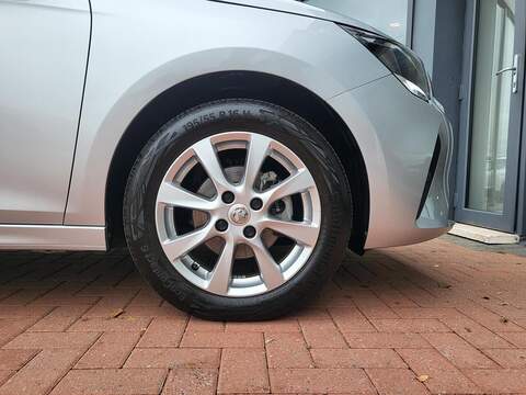 Vauxhall Corsa Design - U950