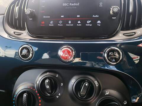 Fiat 500C MHEV - U952