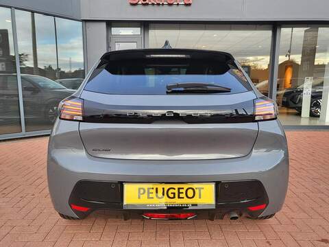 Peugeot 208 PureTech Allure - U976