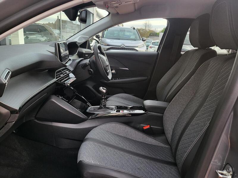 Peugeot 208 PureTech Allure - U976