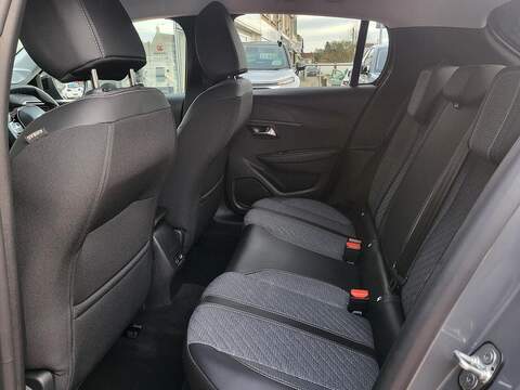 Peugeot 208 PureTech Allure - U976