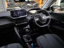 Peugeot 208 PureTech Allure 