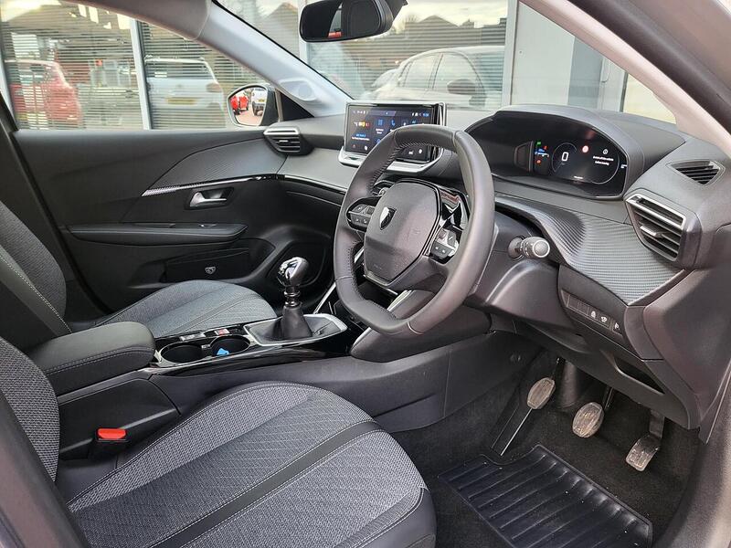 Peugeot 208 PureTech Allure - U976