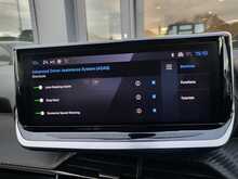 Peugeot 208 PureTech Allure 