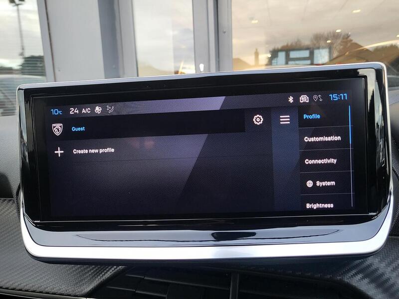 Peugeot 208 PureTech Allure - U976