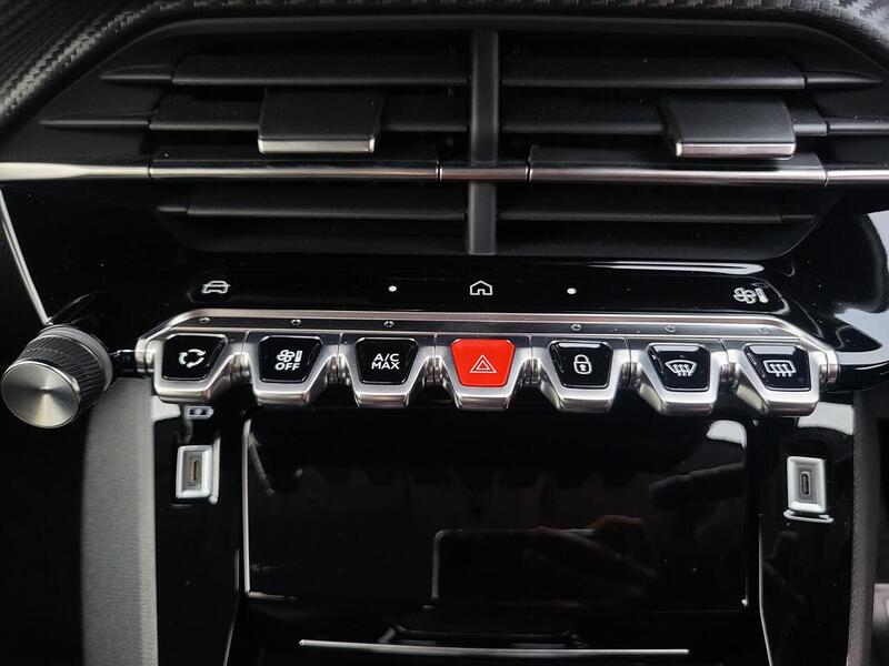 Peugeot 208 PureTech Allure - U976