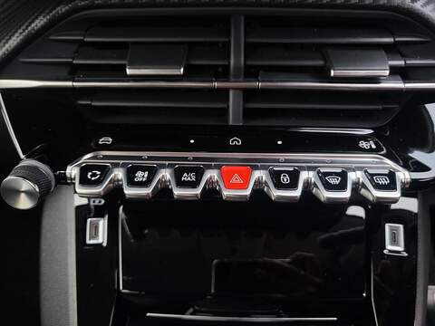 Peugeot 208 PureTech Allure - U976