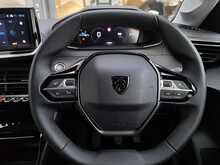 Peugeot 208 PureTech Allure 