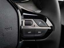 Peugeot 208 PureTech Allure 