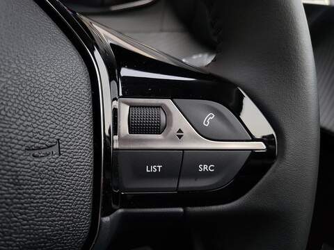 Peugeot 208 PureTech Allure - U976