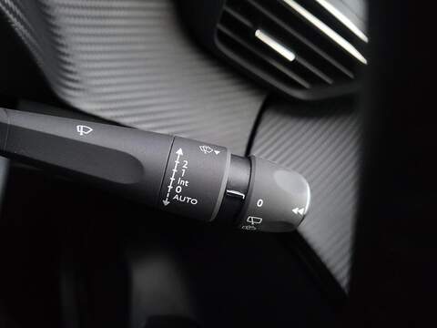 Peugeot 208 PureTech Allure - U976