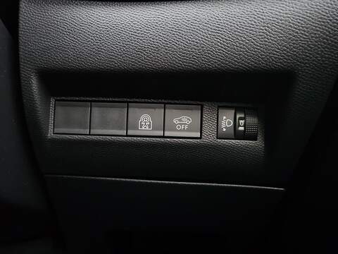 Peugeot 208 PureTech Allure - U976