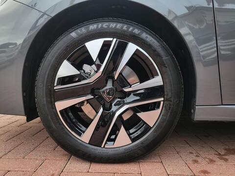 Peugeot 208 PureTech Allure - U976