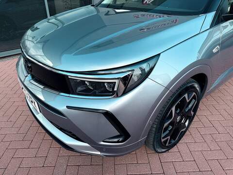 Vauxhall Grandland, 1.2 Turbo Ultimate SUV 5dr Petrol Auto Euro 6 (s/s) (130 ps)