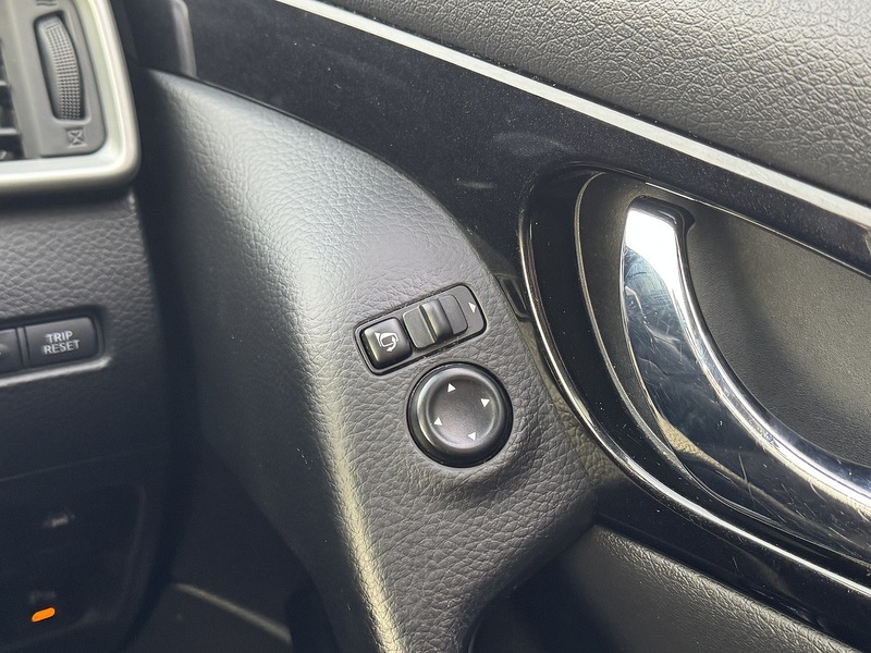 Nissan 1.5 dCi N-Connecta SUV 5dr Diesel Manual 2WD Euro 6 (s/s) (110 ps)