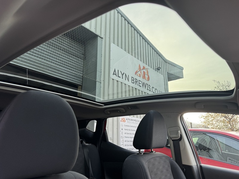 Nissan 1.5 dCi N-Connecta SUV 5dr Diesel Manual 2WD Euro 6 (s/s) (110 ps)