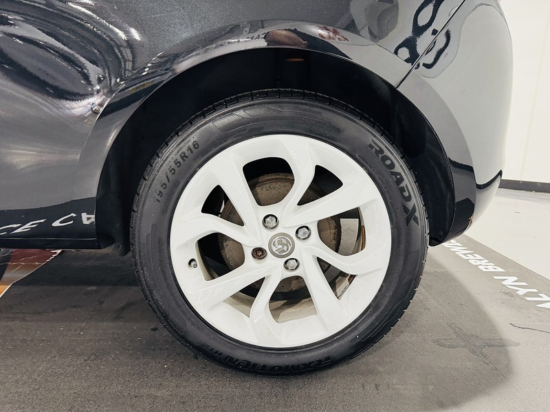 Vauxhall 1.2i Sting Hatchback 3dr Petrol Manual Euro 6 (70 ps)