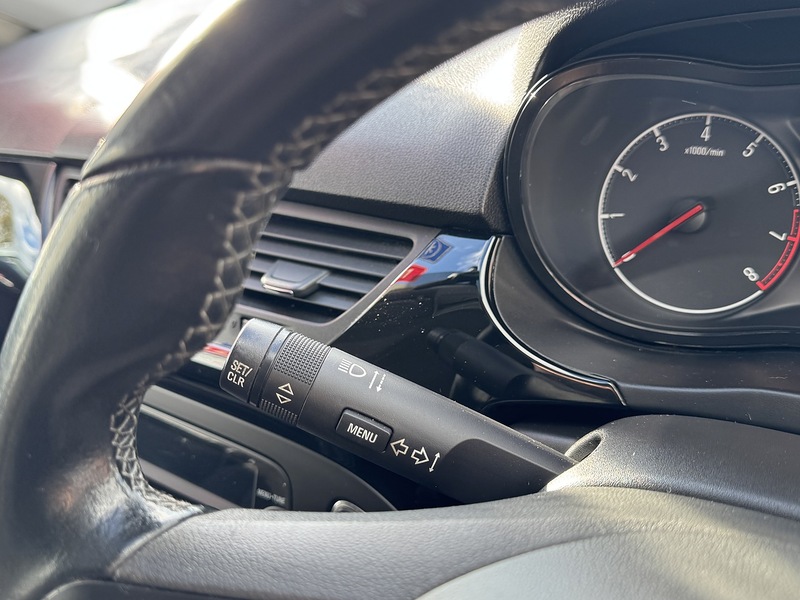 Vauxhall 1.2i Sting Hatchback 3dr Petrol Manual Euro 6 (70 ps)