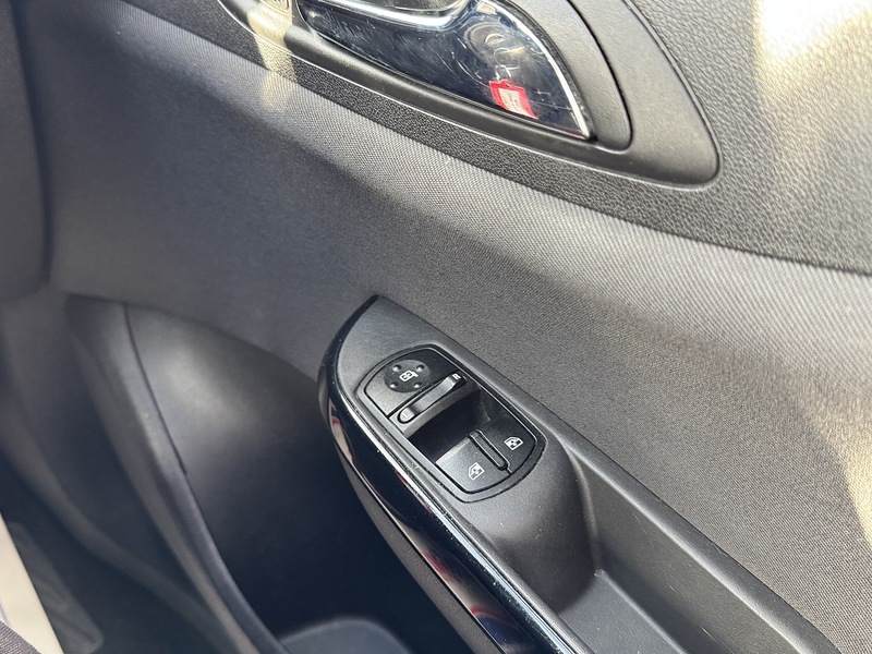 Vauxhall 1.2i Sting Hatchback 3dr Petrol Manual Euro 6 (70 ps)