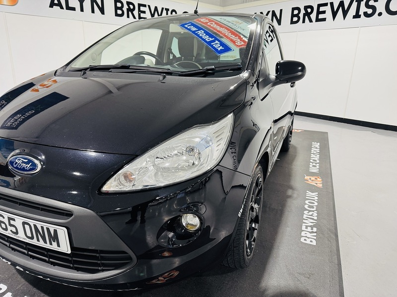 Ford 1.2 Zetec Black Edition Hatchback 3dr Petrol Manual Euro 6 (s/s) (69 ps)