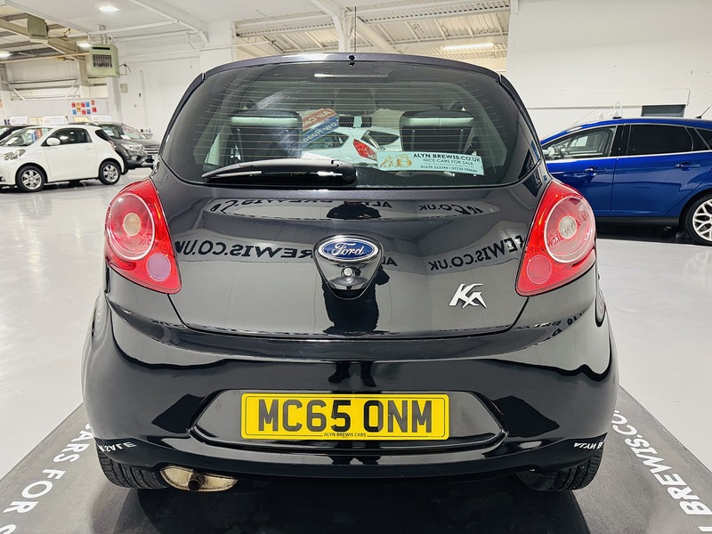 Ford 1.2 Zetec Black Edition Hatchback 3dr Petrol Manual Euro 6 (s/s) (69 ps)