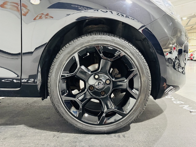 Ford 1.2 Zetec Black Edition Hatchback 3dr Petrol Manual Euro 6 (s/s) (69 ps)