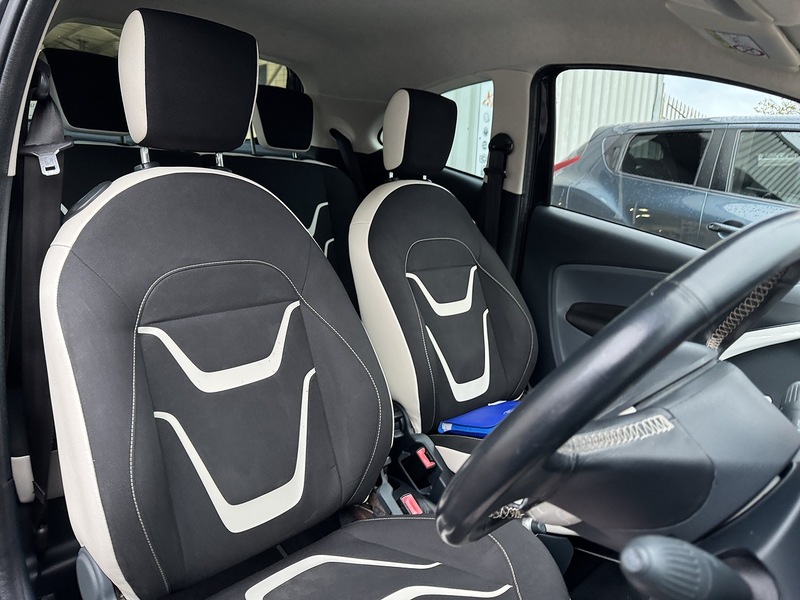 Ford 1.2 Zetec Black Edition Hatchback 3dr Petrol Manual Euro 6 (s/s) (69 ps)