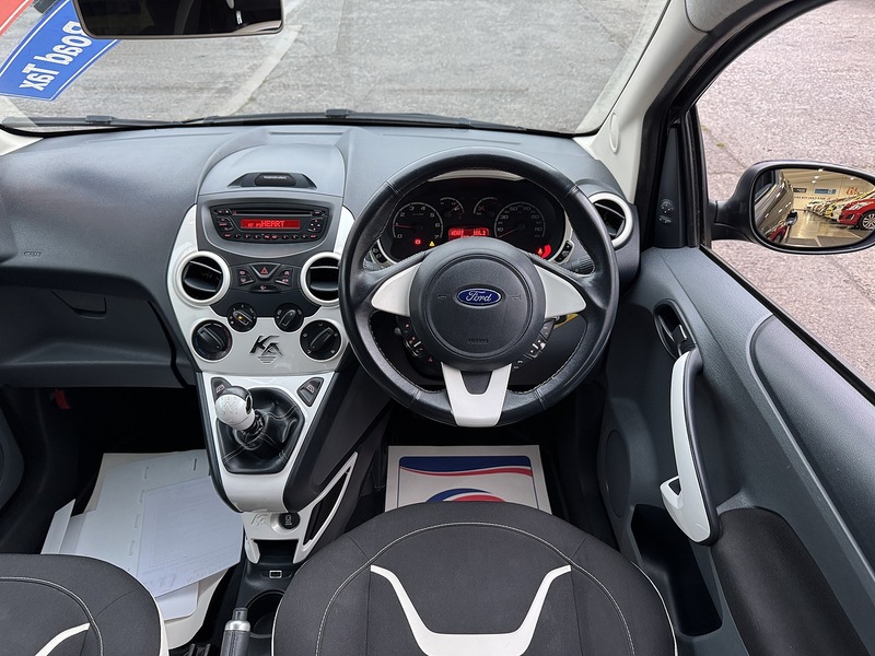 Ford 1.2 Zetec Black Edition Hatchback 3dr Petrol Manual Euro 6 (s/s) (69 ps)