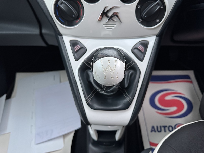 Ford 1.2 Zetec Black Edition Hatchback 3dr Petrol Manual Euro 6 (s/s) (69 ps)