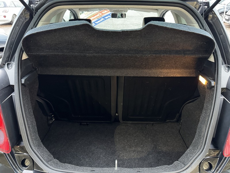 Ford 1.2 Zetec Black Edition Hatchback 3dr Petrol Manual Euro 6 (s/s) (69 ps)