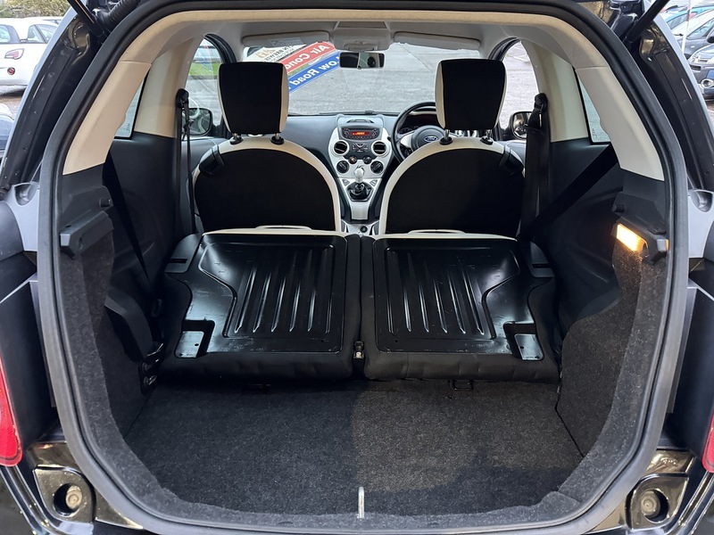 Ford 1.2 Zetec Black Edition Hatchback 3dr Petrol Manual Euro 6 (s/s) (69 ps)