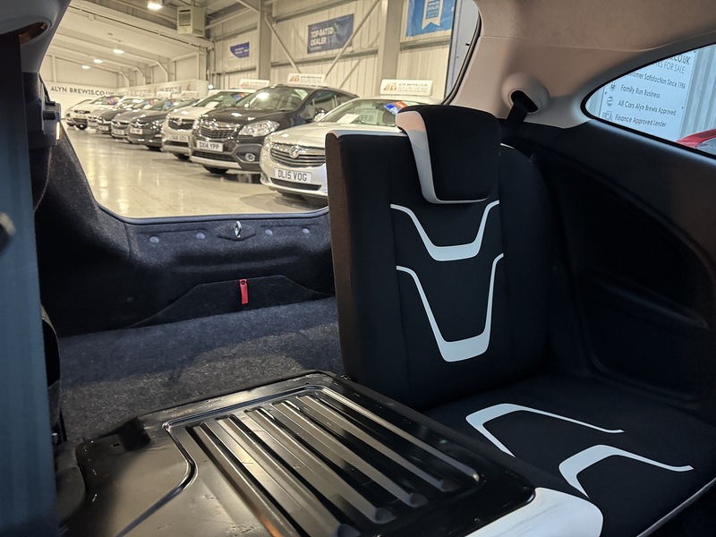 Ford 1.2 Zetec Black Edition Hatchback 3dr Petrol Manual Euro 6 (s/s) (69 ps)