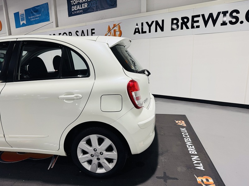 Nissan 1.2 DIG-S Acenta Hatchback 5dr Petrol Manual Euro 5 (s/s) (98 ps)