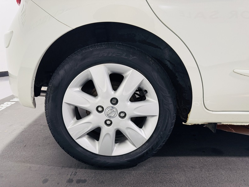 Nissan 1.2 DIG-S Acenta Hatchback 5dr Petrol Manual Euro 5 (s/s) (98 ps)