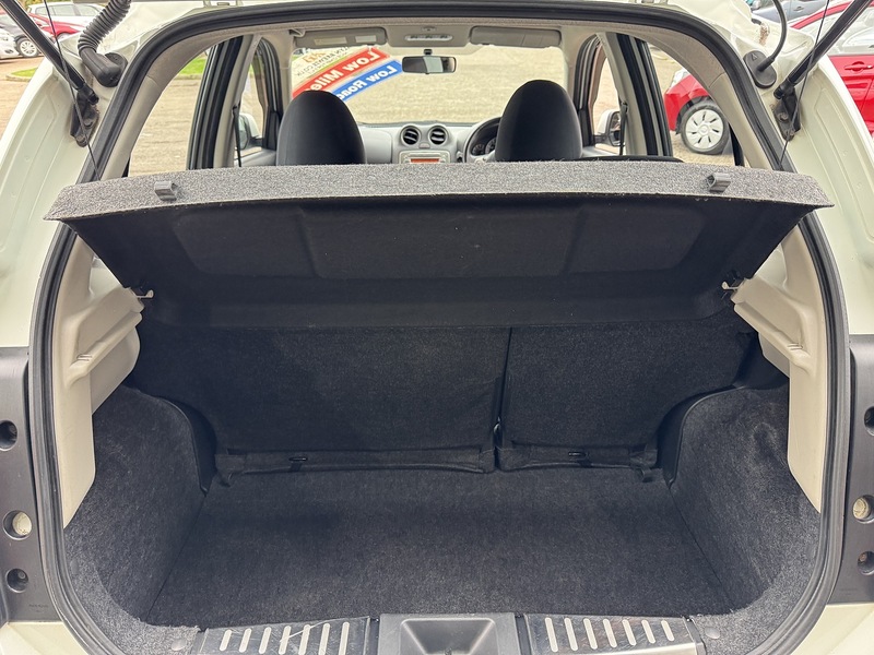 Nissan 1.2 DIG-S Acenta Hatchback 5dr Petrol Manual Euro 5 (s/s) (98 ps)